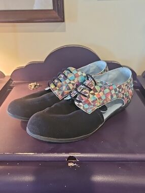 Multicolor Geometric Casual Shoes in Black